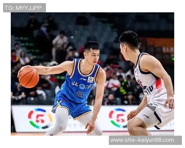 周琦与赵睿翟晓川方硕合影定妆照迎新赛季期待再创佳绩