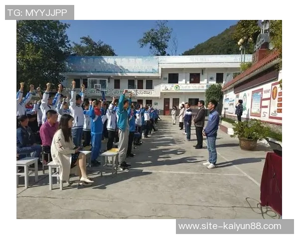 贺炜：面对失利中国队不必气馁未来仍需努力和提升
